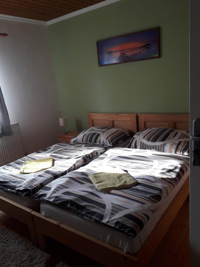 Penzion Na Strelnici Poděbrady Buitenkant foto